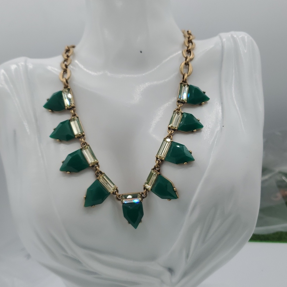 Stella And Dot Elegant Green Diamond Cut Statement Necklace 22 Inch N3635